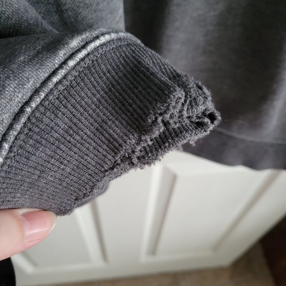 Columbia 1/4 Zip Sweatshirt - Picture 2 of 9